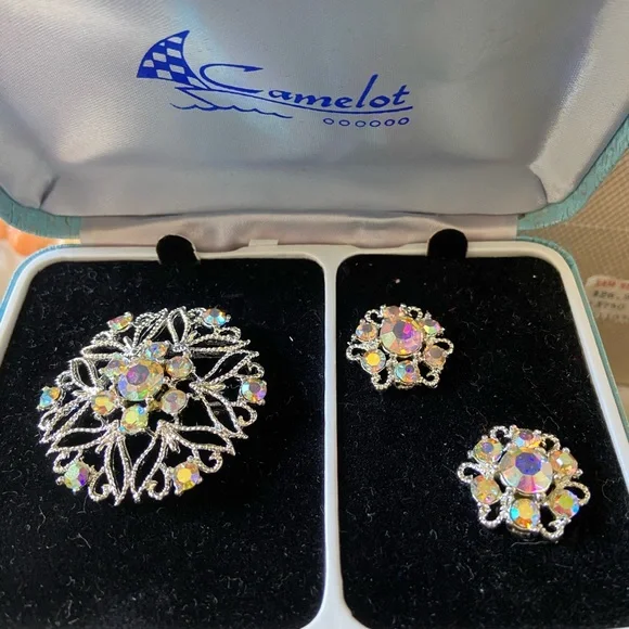 Vintage Cameo aurora borealis pin and earring set - Picture 1 of 1